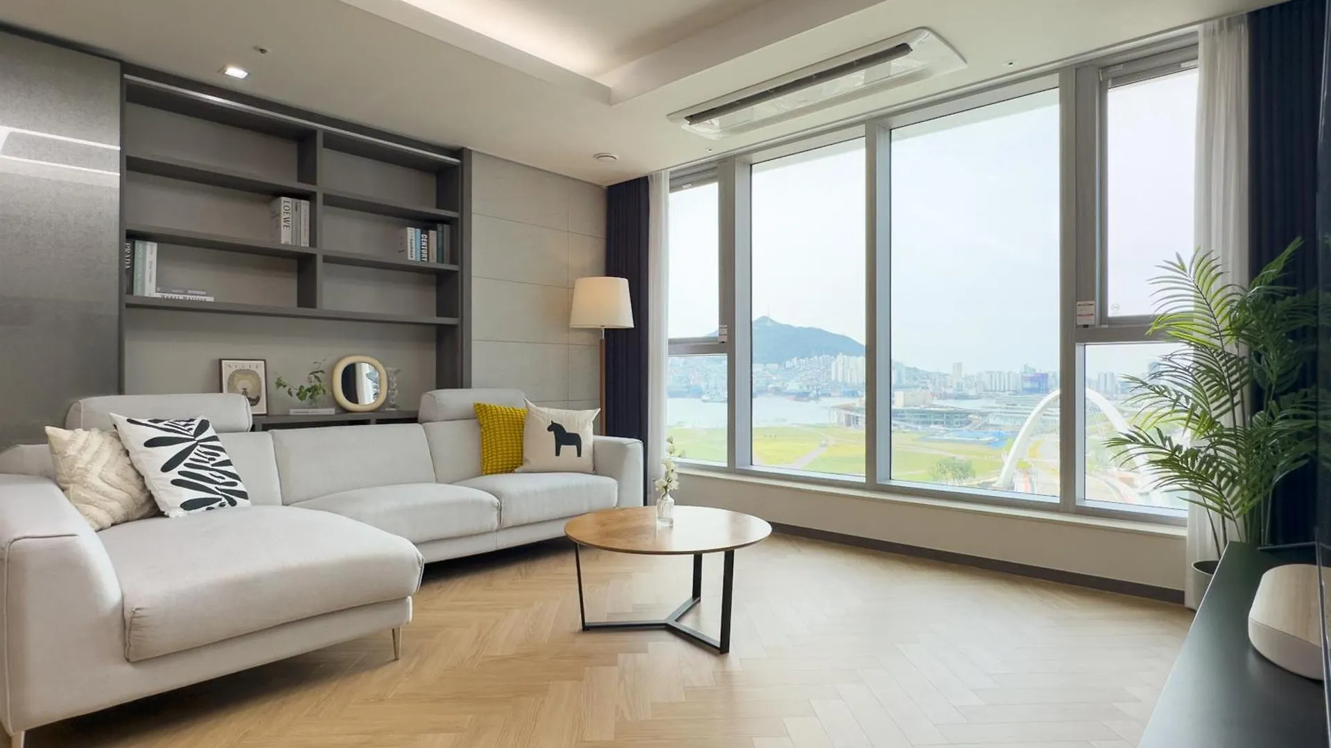 Brown Suites Busan Station Apartment