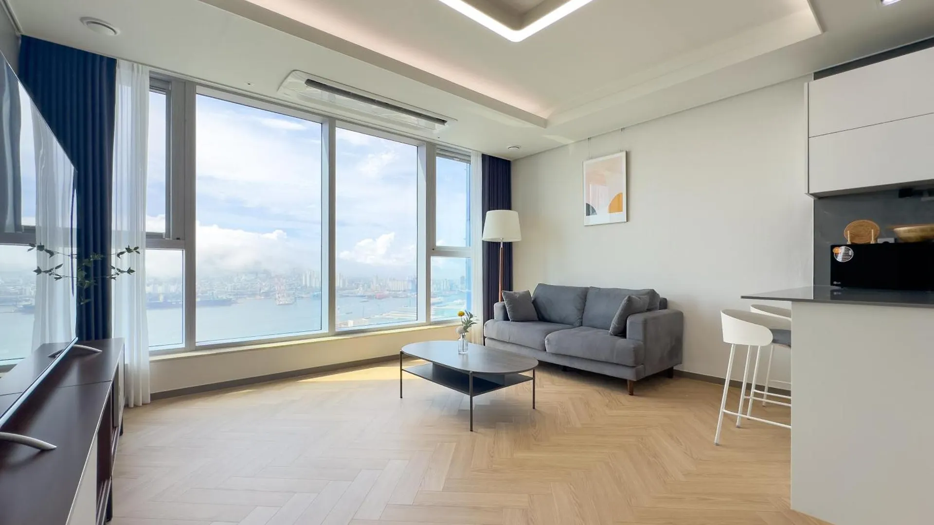 Brown Suites Busan Station Apartment