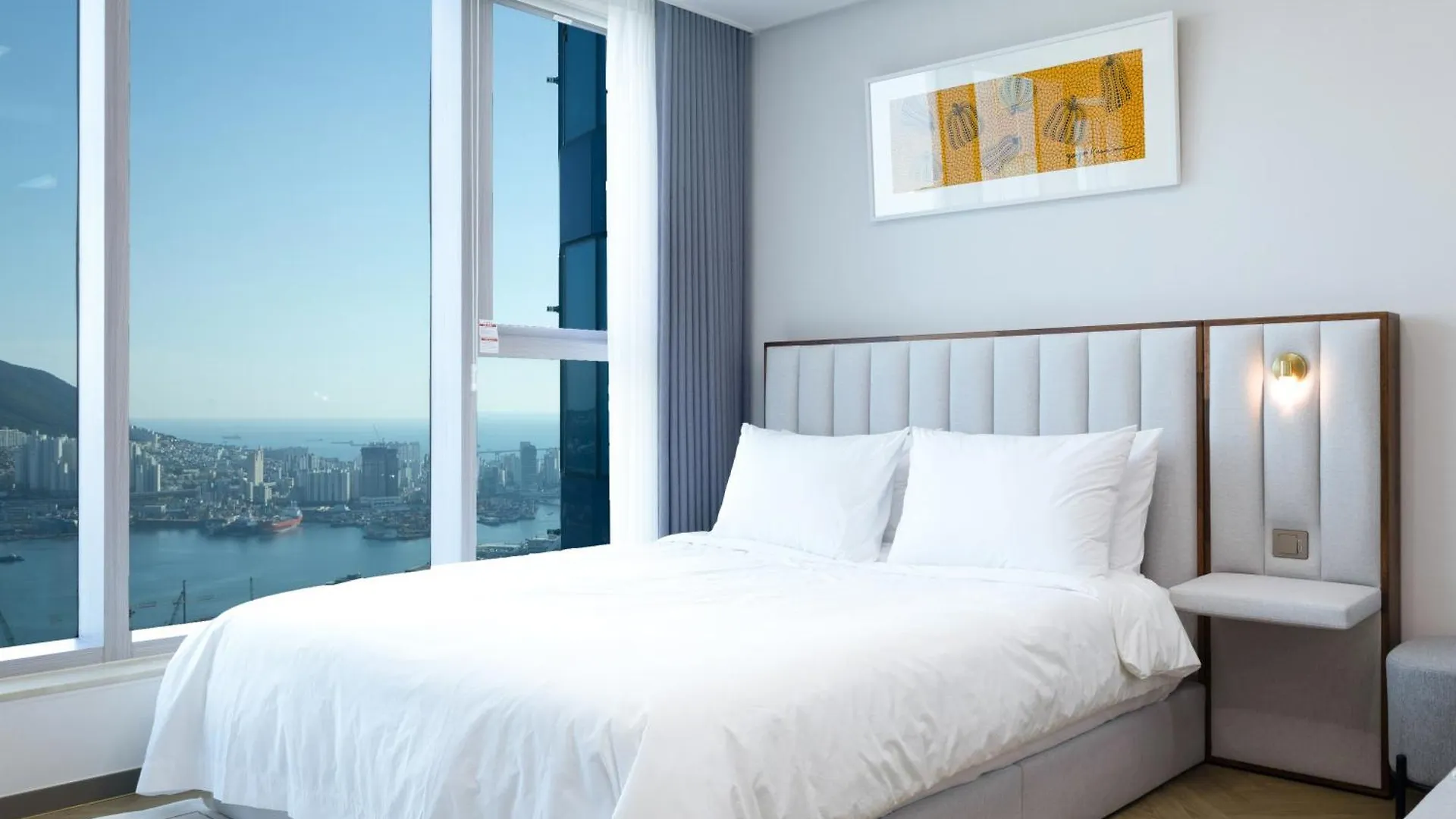 Brown Suites Busan Station Apartment