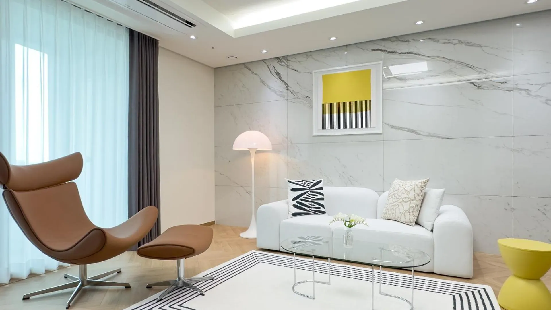 Brown Suites Busan Station 0*,