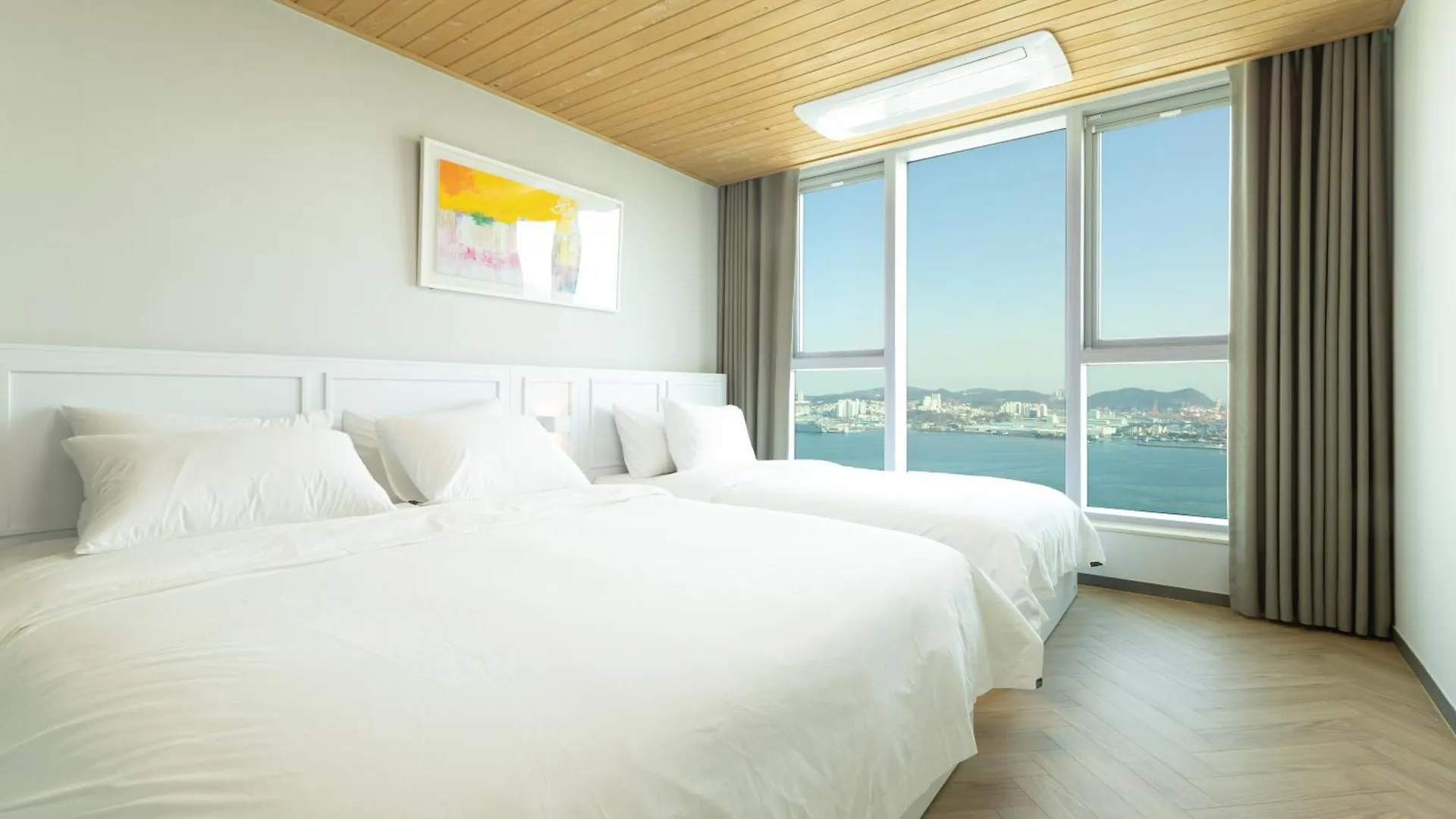 Brown Suites Busan Station Apartment
