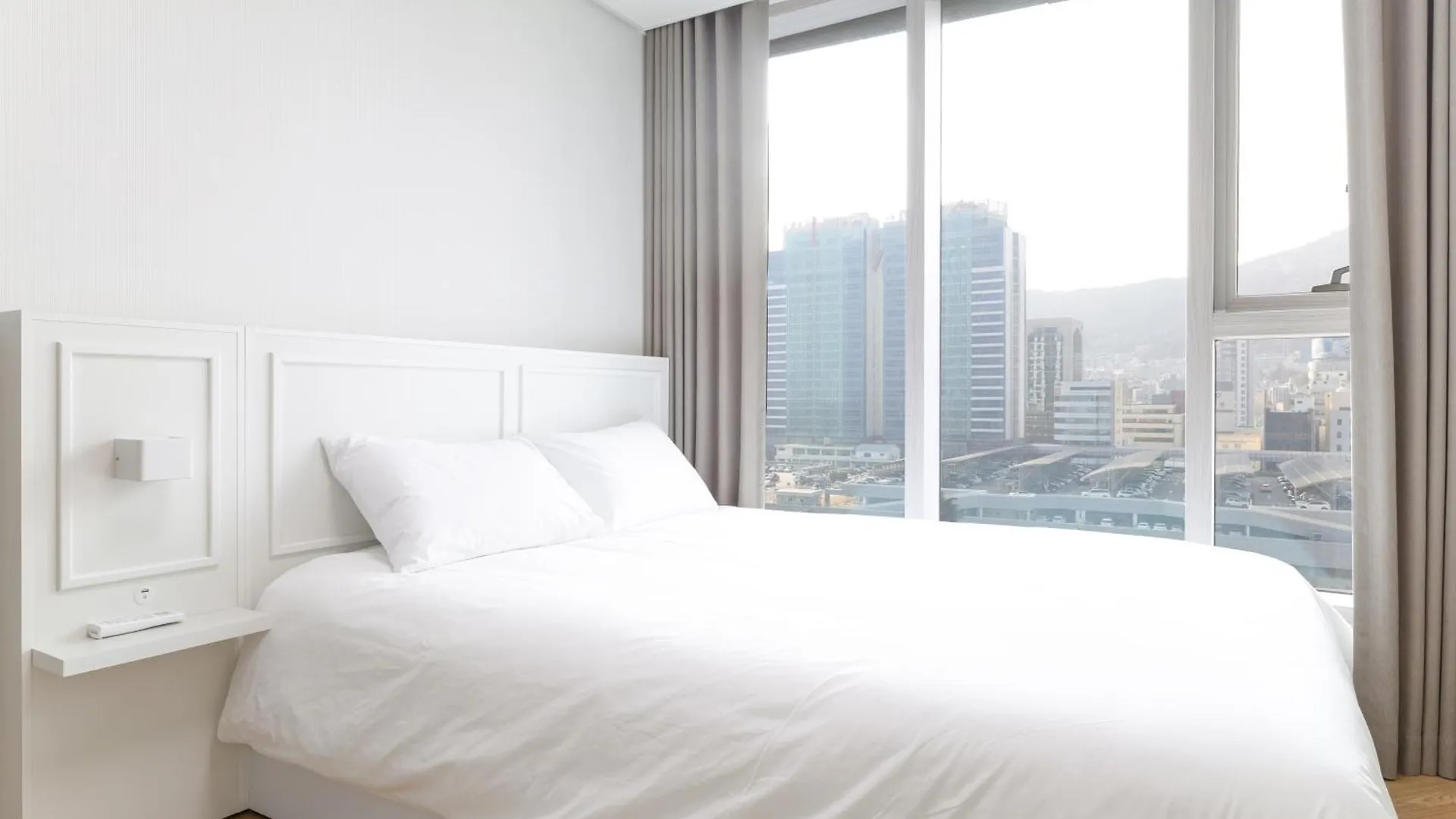 Brown Suites Busan Station Apartment