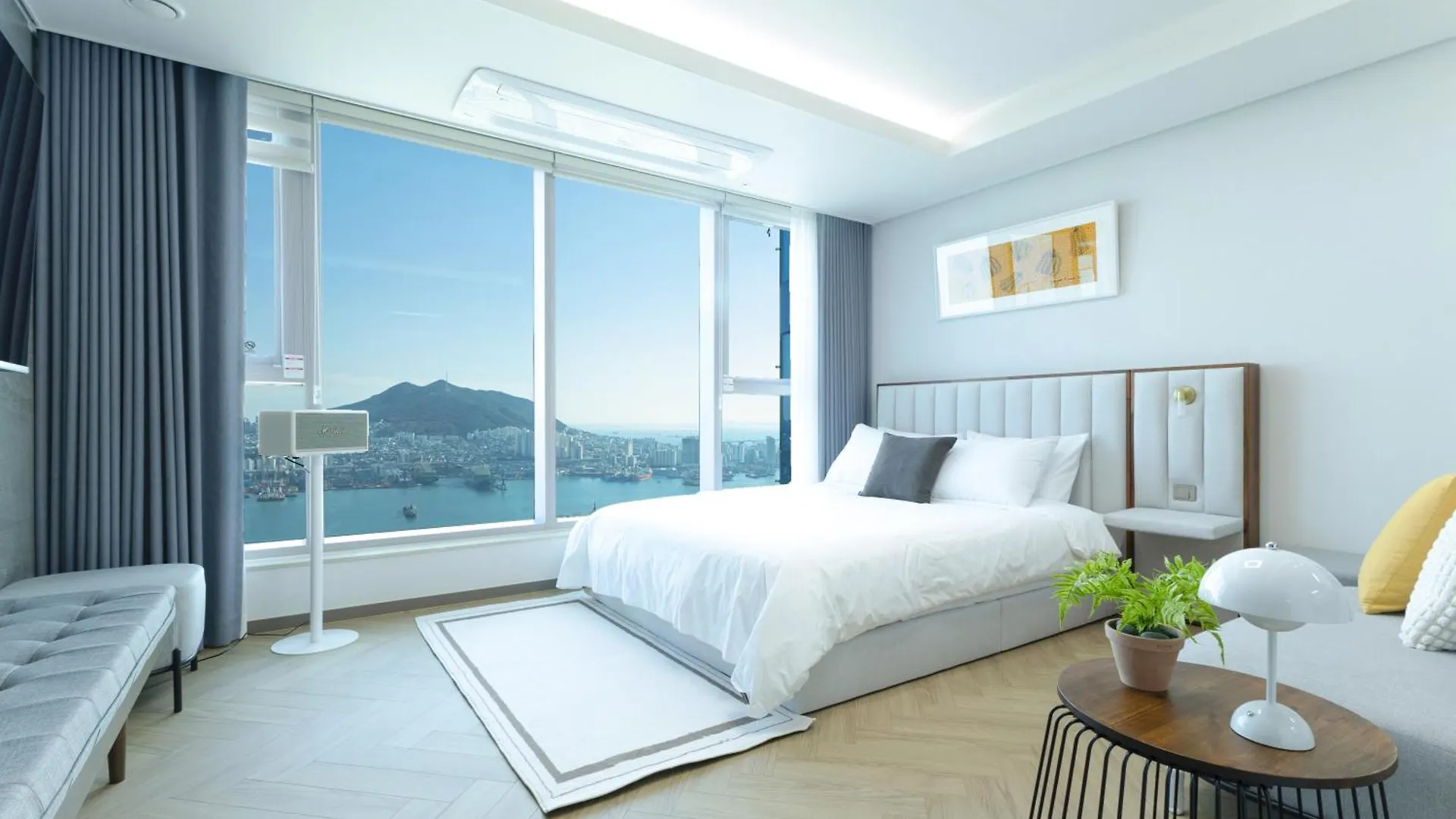 Brown Suites Busan Station 0*,
