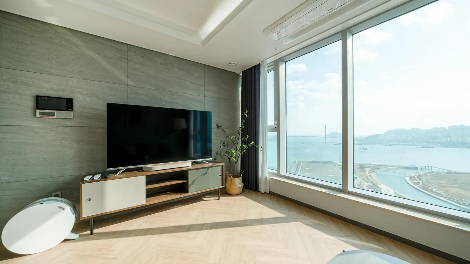 Brown Suites Busan Station 0*,  South Korea