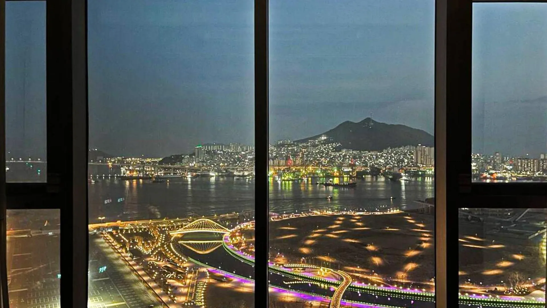 Brown Suites Busan Station Apartment