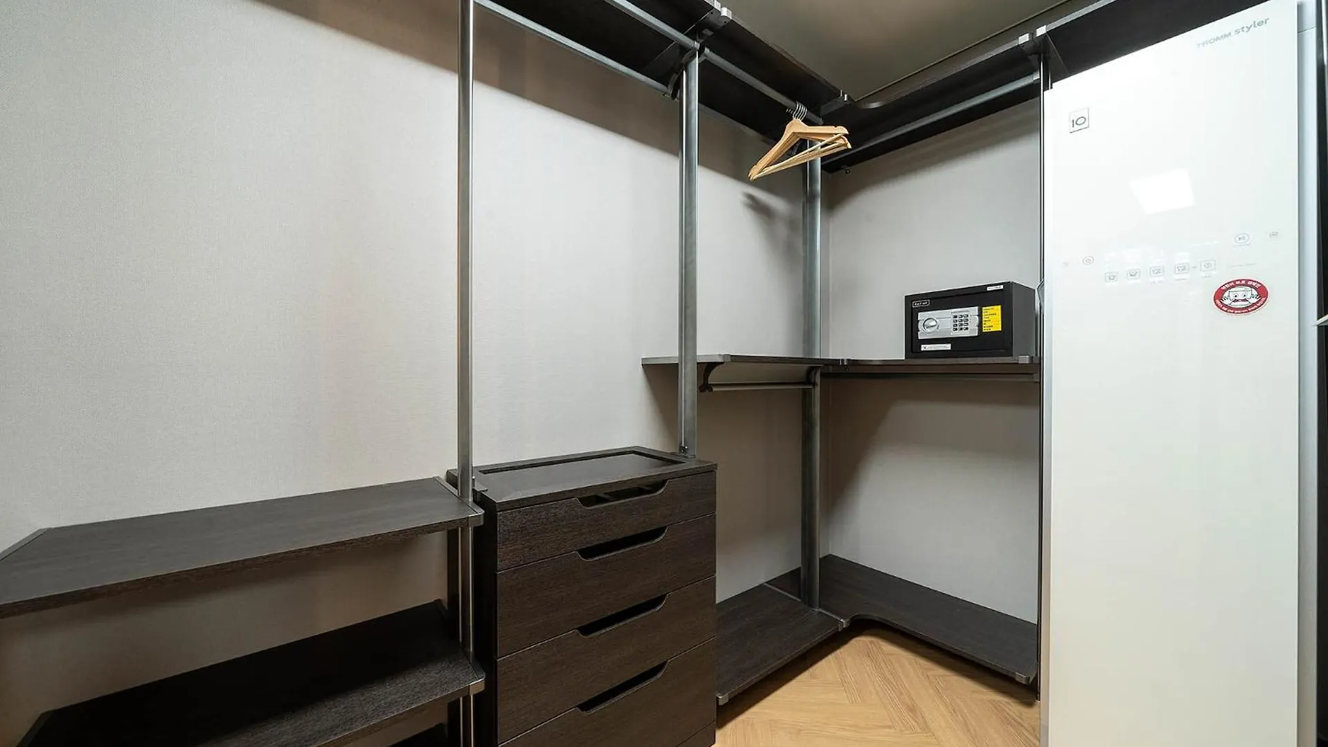Apartment Brown Suites Busan Station
