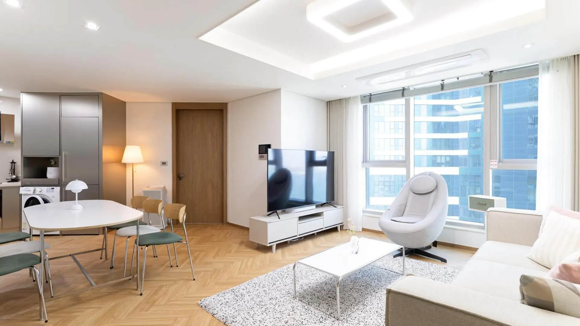 Brown Suites Busan Station 0*,  South Korea