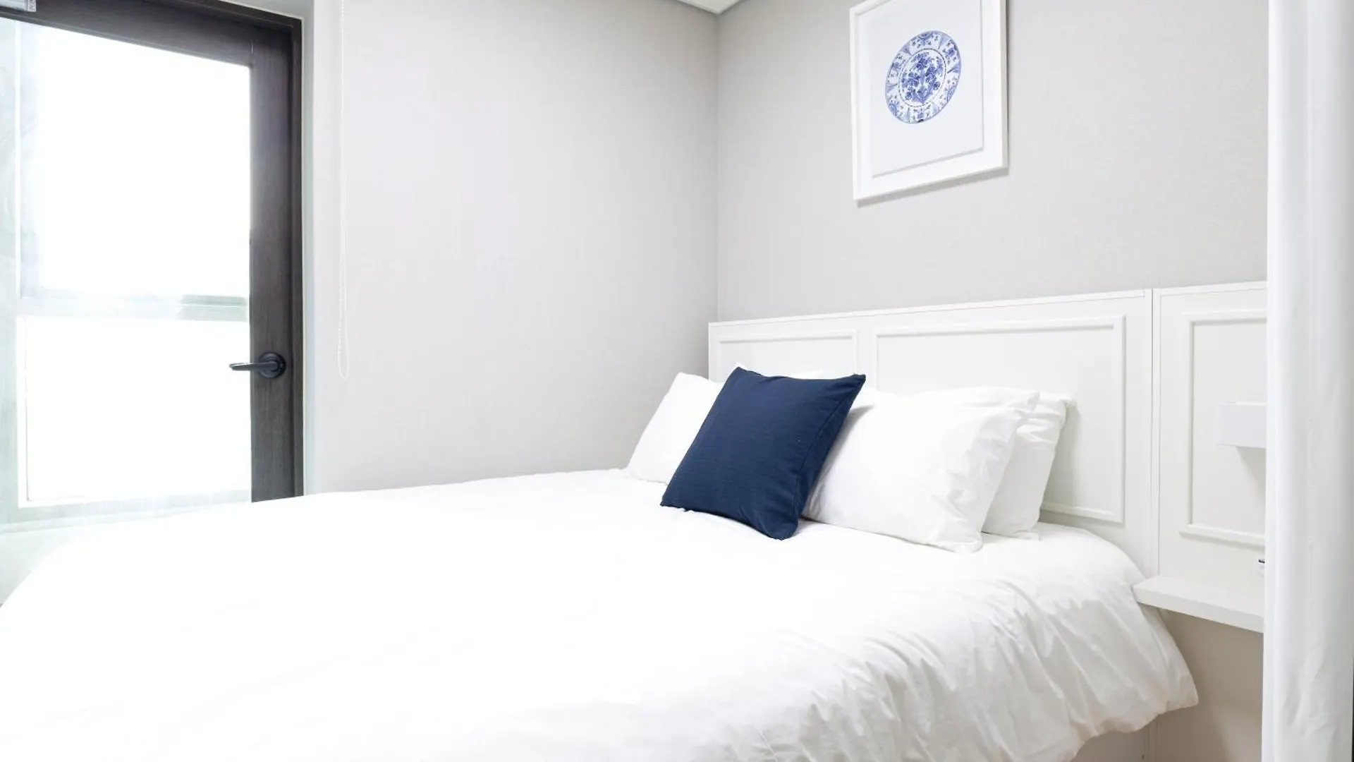 Brown Suites Busan Station 0*,