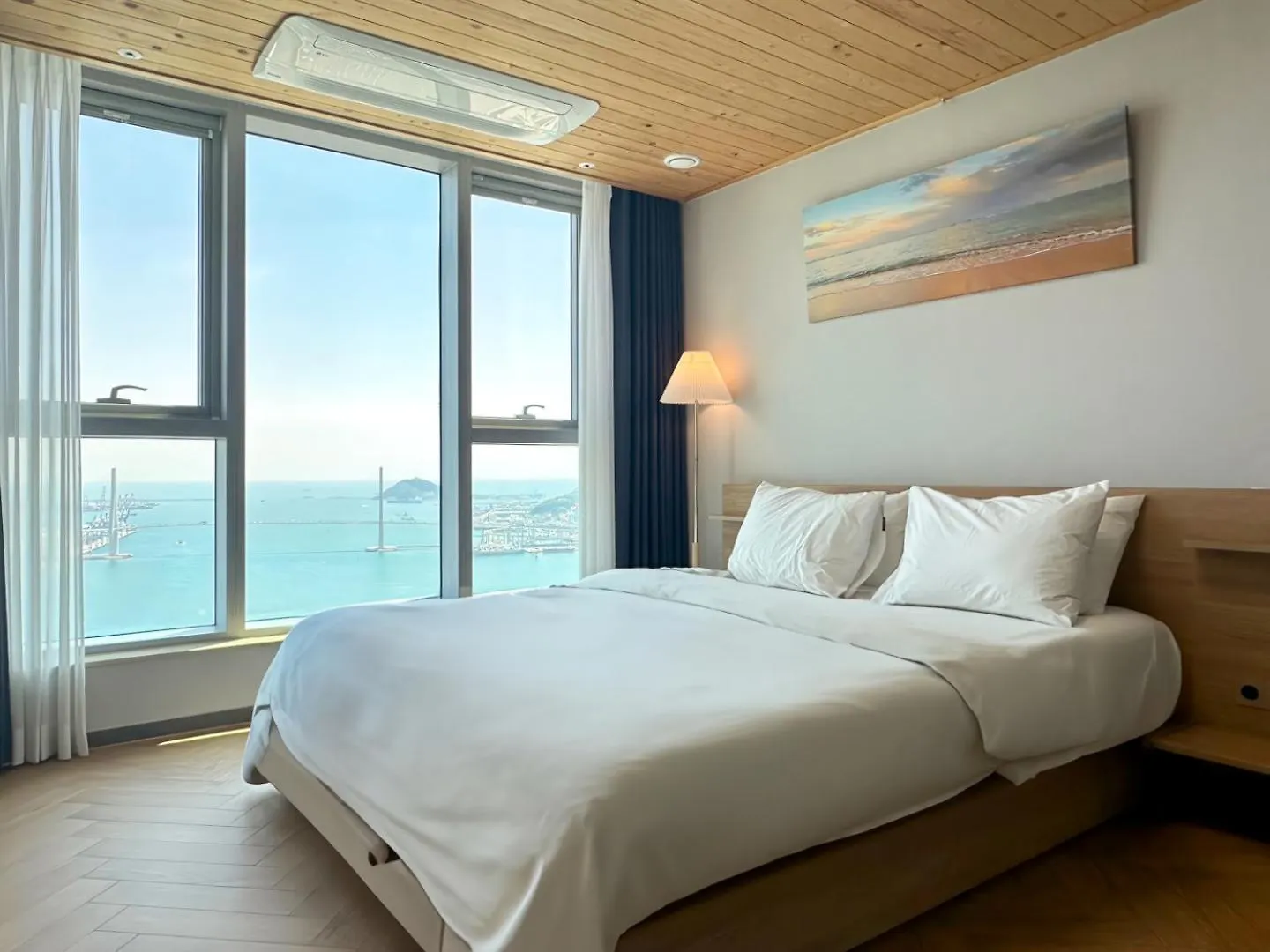 Brown Suites Busan Station Apartment